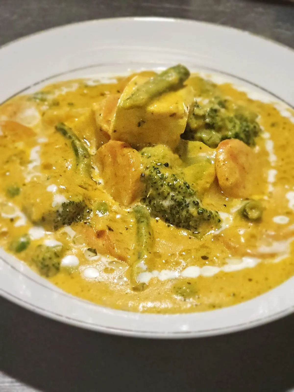 Navrattan Korma - Authentic Indian curry at Chatters Cafe Stony Plain